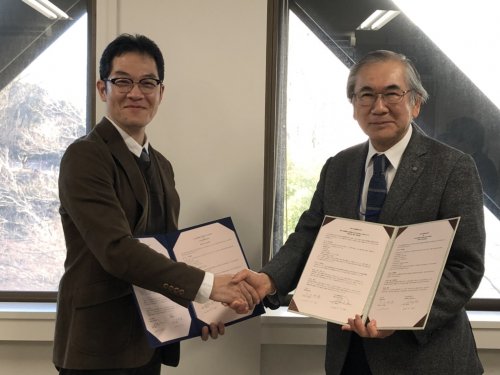 本系藤井倫明老師代表本院拜訪日本中部大學並遞交MOU學術合約