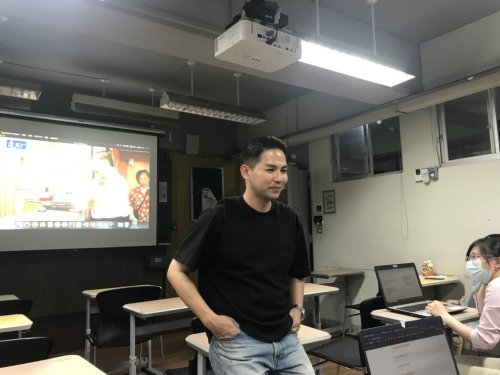 2020.06.01「文化產業概論」專題演講---《銀髮產業創新趨勢 -- 以搖滾爺奶社企為例》